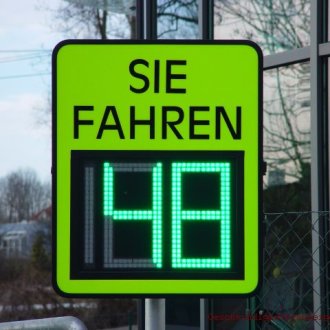 geschwindigkeitsanzeige_farbe_3.jpg
